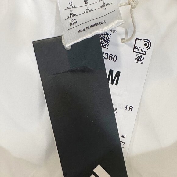 Adidas Womens 3 Stripe AEROREADY Training Shorts High Rise White | Size M | NWT - Picture 3 of 3